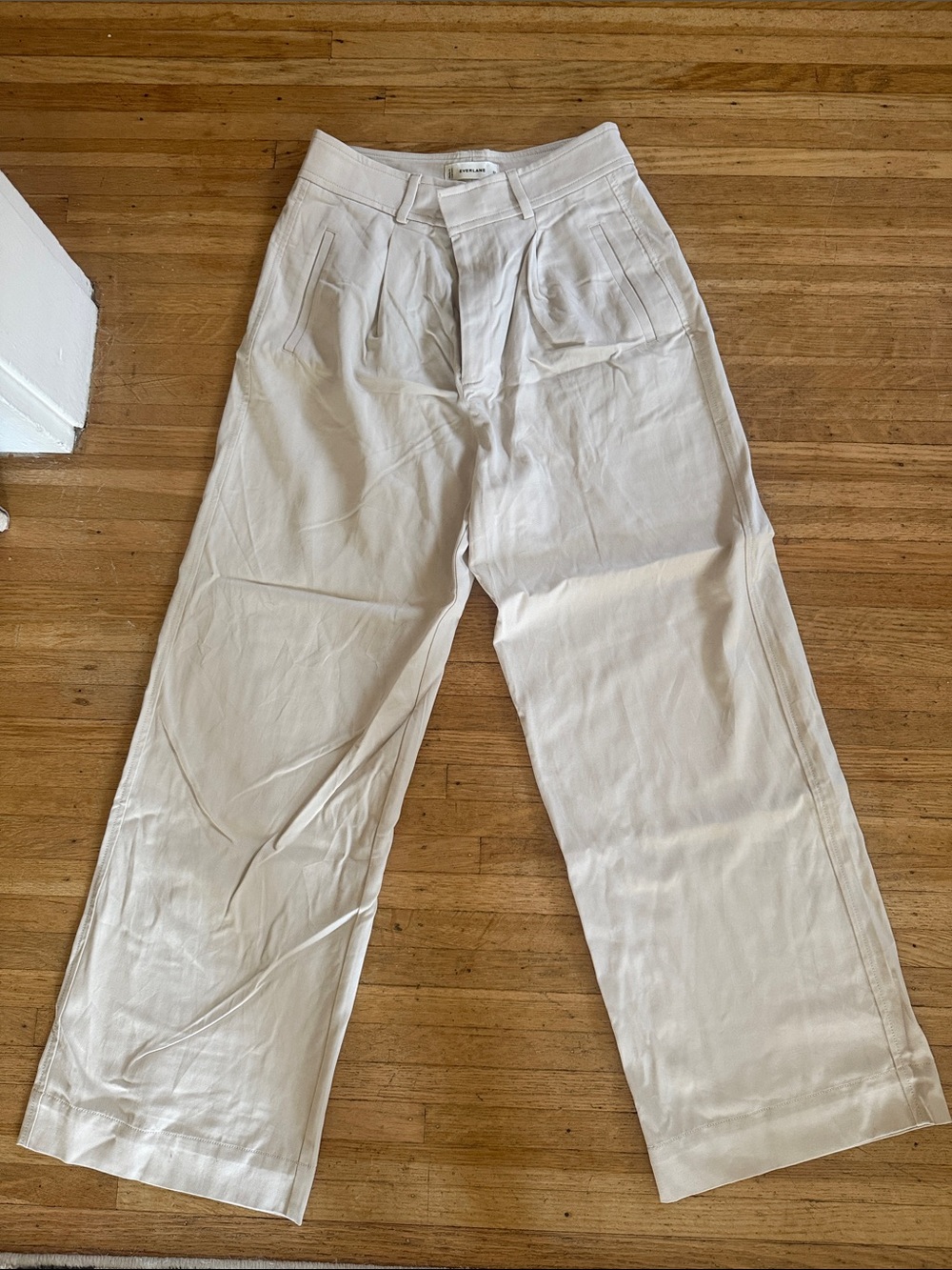Everlane Draper Pleated Pant in Buttersmooth, 30” Inseam, Size 6